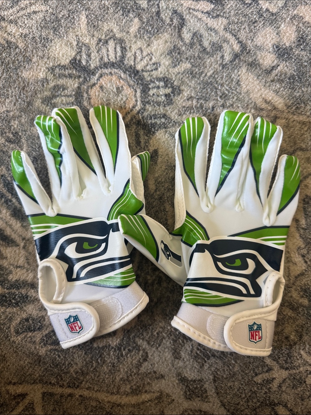 NWOT Youth Football Gloves
